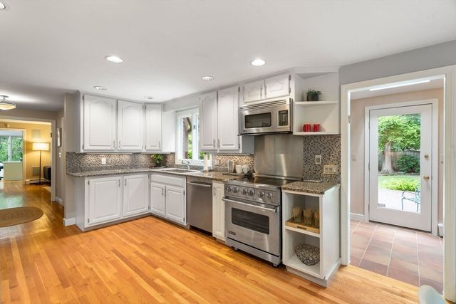 75 Hammond Pond Parkway, Brookline, MA 02467