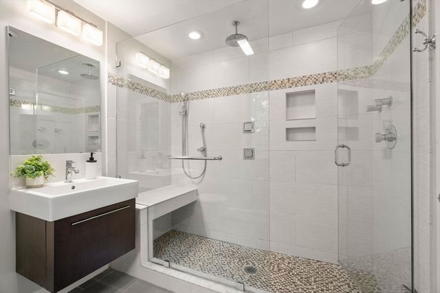 75 Hammond Pond Parkway, Brookline, MA 02467