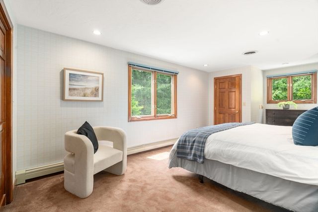 75 Hammond Pond Parkway, Brookline, MA 02467