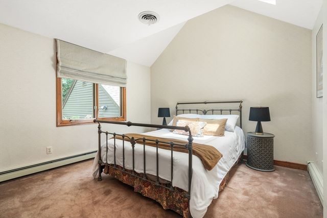 75 Hammond Pond Parkway, Brookline, MA 02467