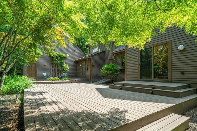 75 Hammond Pond Parkway, Brookline, MA 02467