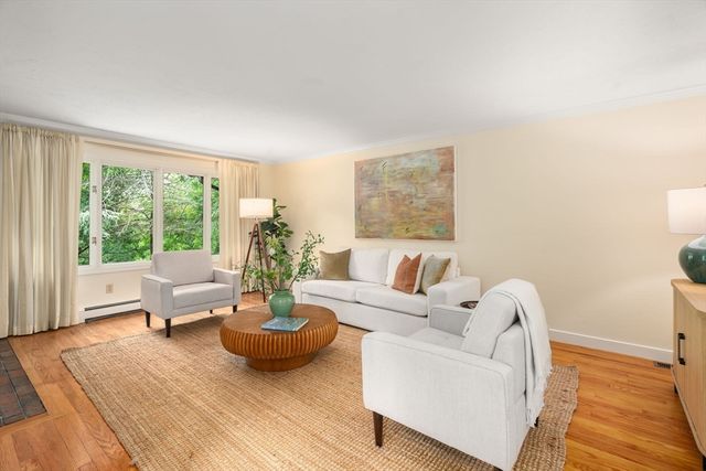 75 Hammond Pond Parkway, Brookline, MA 02467