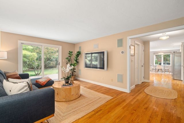 75 Hammond Pond Parkway, Brookline, MA 02467