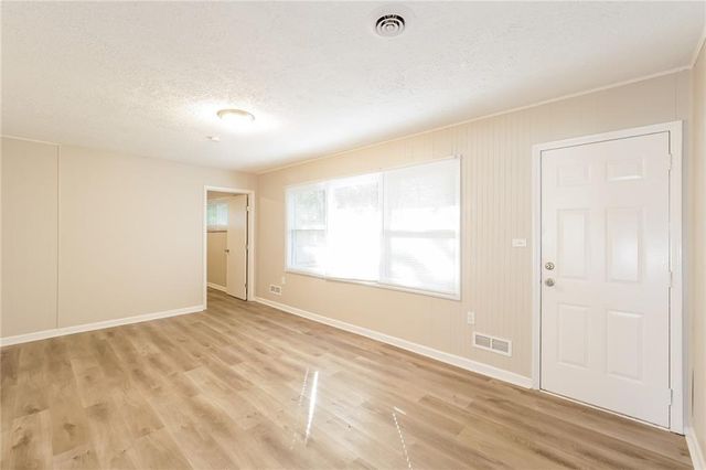 7810 E 112th Street, Kansas City, MO 64134