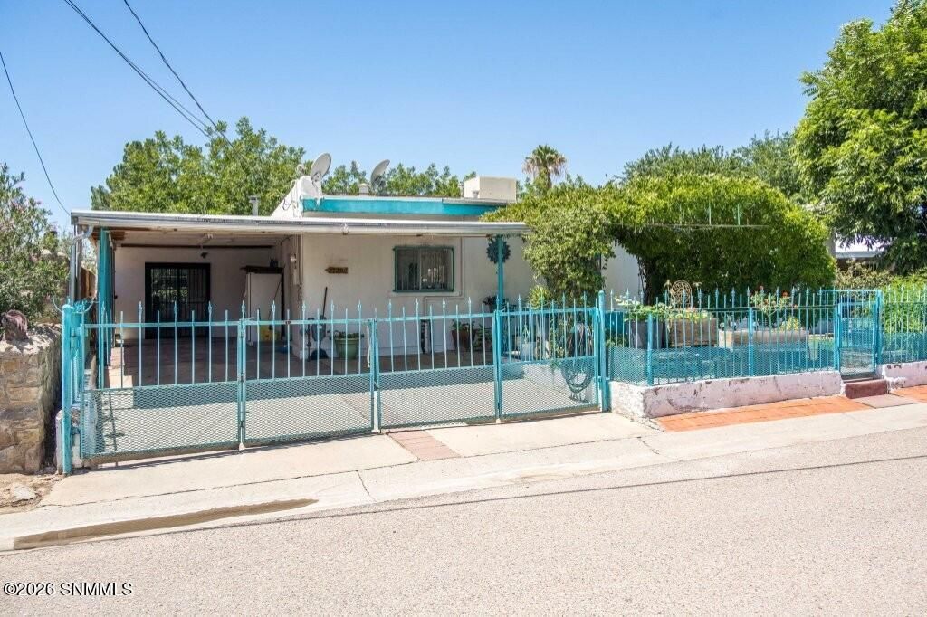 2720 Calle Tercera, Las Cruces, NM 88005