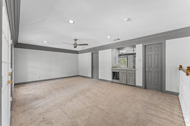 8122 Meadow Crest Street, Houston, TX 77071