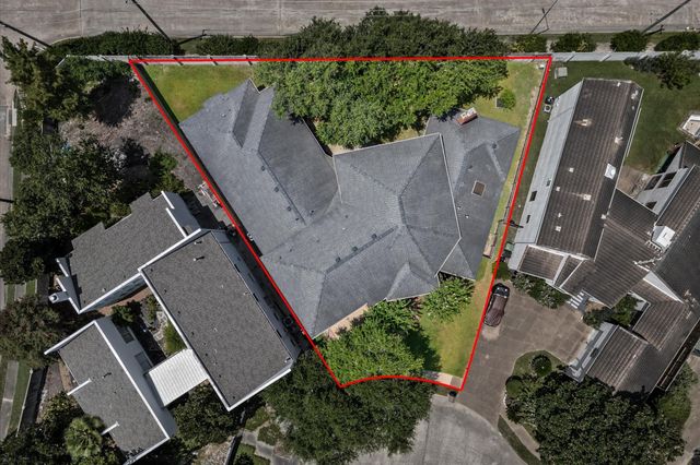 8122 Meadow Crest Street, Houston, TX 77071