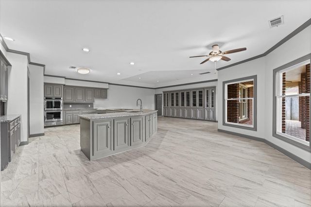 8122 Meadow Crest Street, Houston, TX 77071