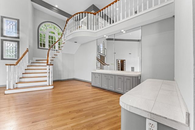 8122 Meadow Crest Street, Houston, TX 77071