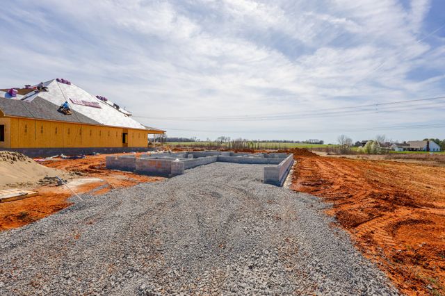 210 Low Plains Ln, Clarksville, TN 37043