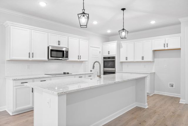 210 Low Plains Ln, Clarksville, TN 37043