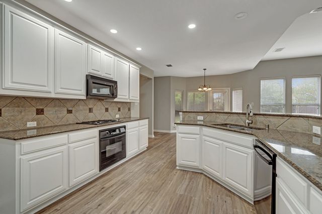 210 Red Bluff Drive, Hickory Creek, TX 75065