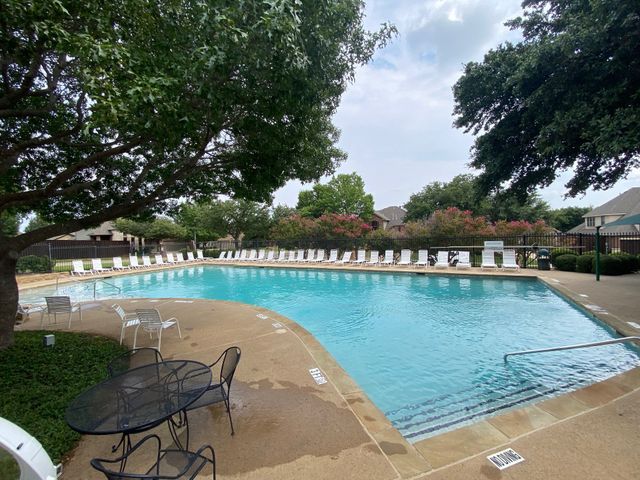210 Red Bluff Drive, Hickory Creek, TX 75065