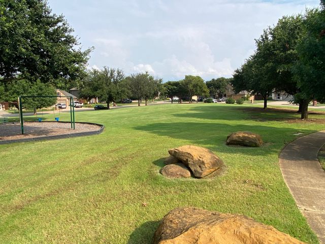 210 Red Bluff Drive, Hickory Creek, TX 75065