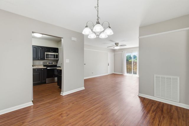 1092 Armstrong Mill Road B, Lexington, KY 40517