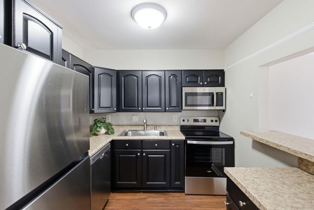 1092 Armstrong Mill Road B, Lexington, KY 40517