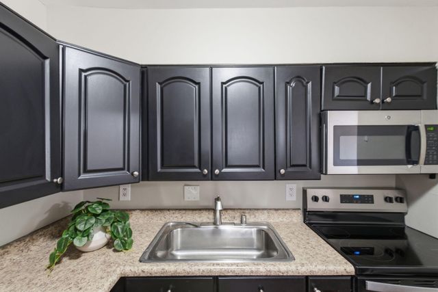 1092 Armstrong Mill Road B, Lexington, KY 40517