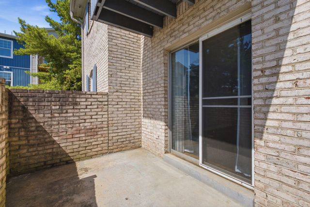 1092 Armstrong Mill Road B, Lexington, KY 40517