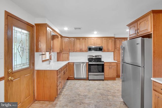 705 SHIELD ST, Harrisburg, PA 17109
