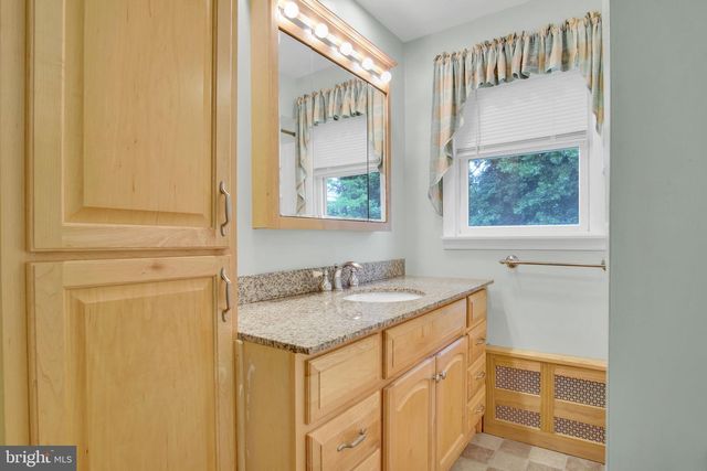 705 SHIELD ST, Harrisburg, PA 17109