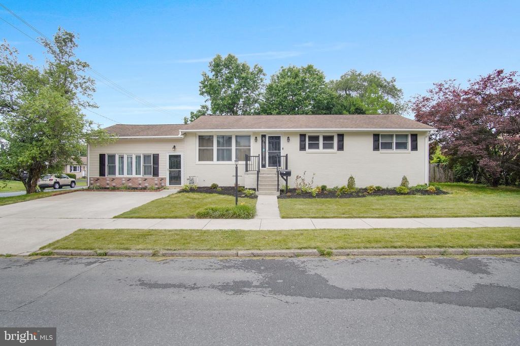 705 SHIELD ST, Harrisburg, PA 17109