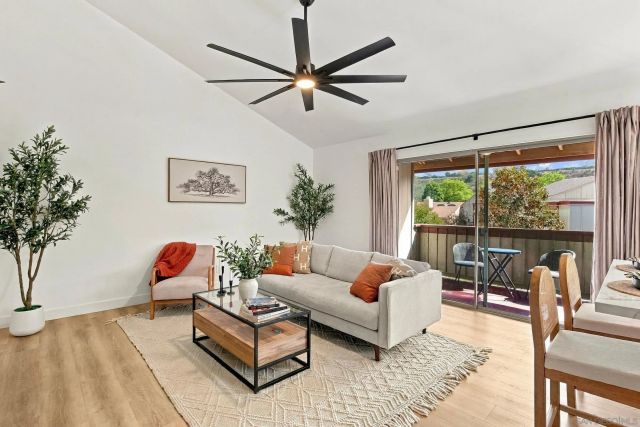 5553 Adobe Falls 14, San Diego, CA 92120