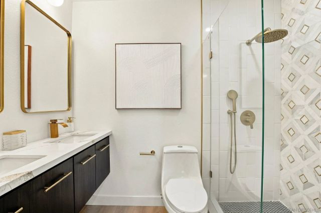5553 Adobe Falls 14, San Diego, CA 92120