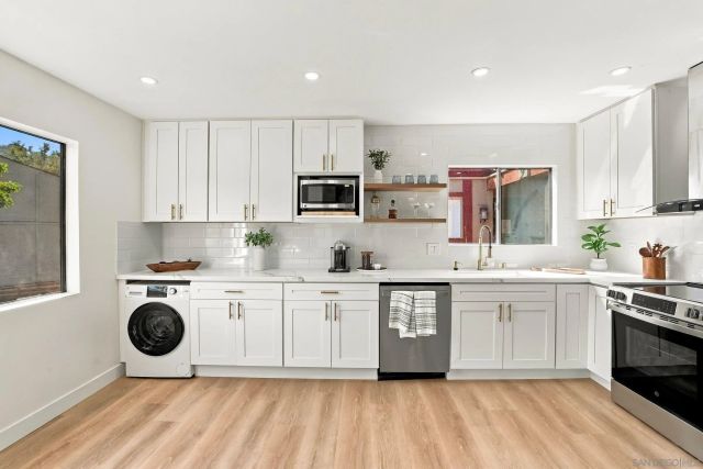 5553 Adobe Falls 14, San Diego, CA 92120