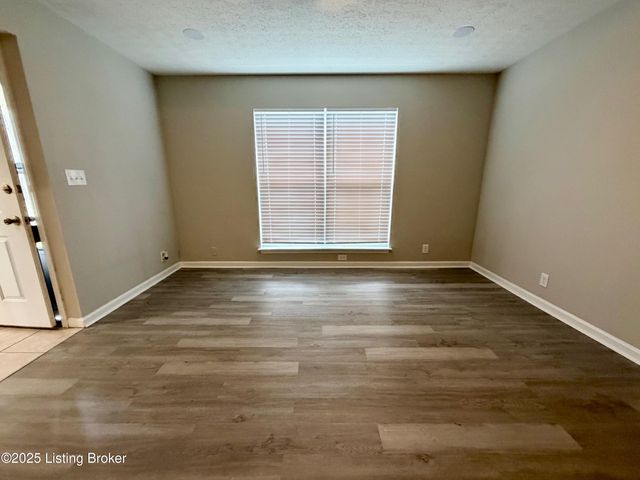 12420 Brothers Ave, Louisville, KY 40243