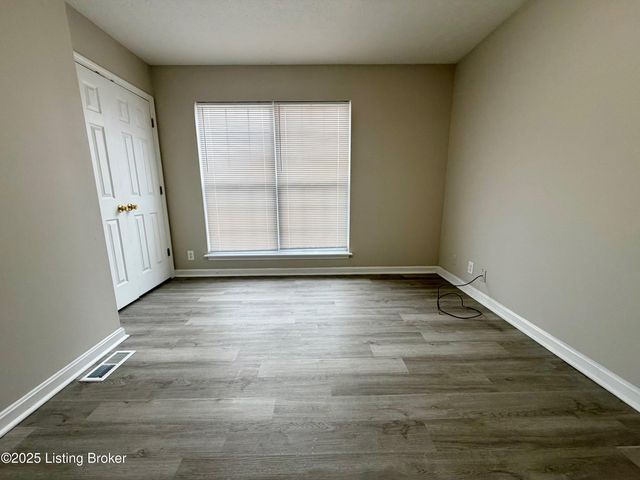 12420 Brothers Ave, Louisville, KY 40243