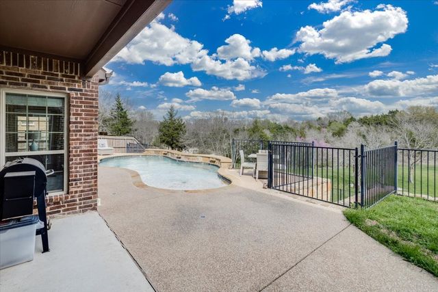 303 Fountain Creek Court, Ovilla, TX 75154