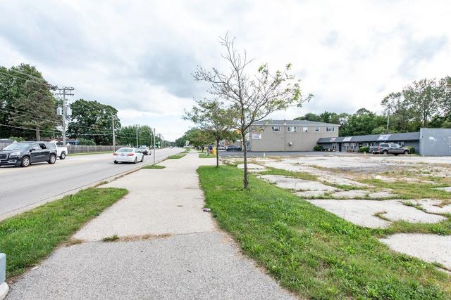 38498 N Sheridan Road, Beach Park, IL 60087