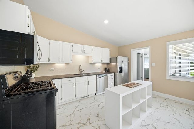 2117 Grouse Lane, Rolling Meadows, IL 60008