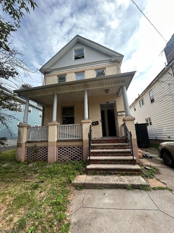 105 N 4th Ave, Highland Park Boro, NJ 08904