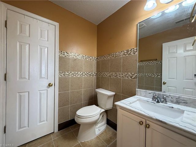 1570 Rockingham Drive, Winston-salem, NC 27103