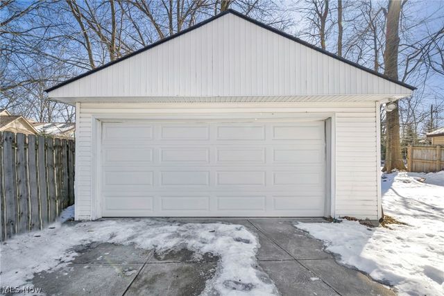 6871 Franke Road, Middleburg Heights, OH 44130