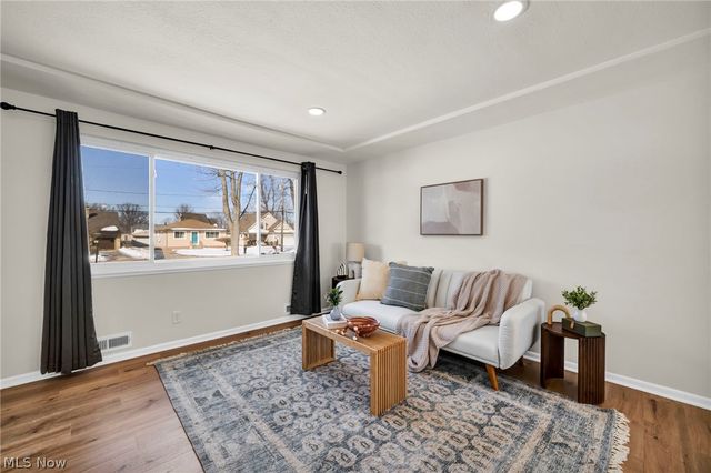 6871 Franke Road, Middleburg Heights, OH 44130