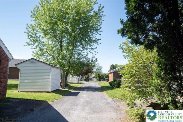 2135 Lafayette Avenue, Bethlehem City, PA 18017