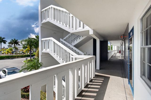 2027 Exeter B, Boca Raton, FL 33434