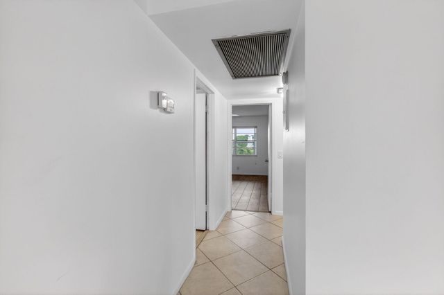 2027 Exeter B, Boca Raton, FL 33434