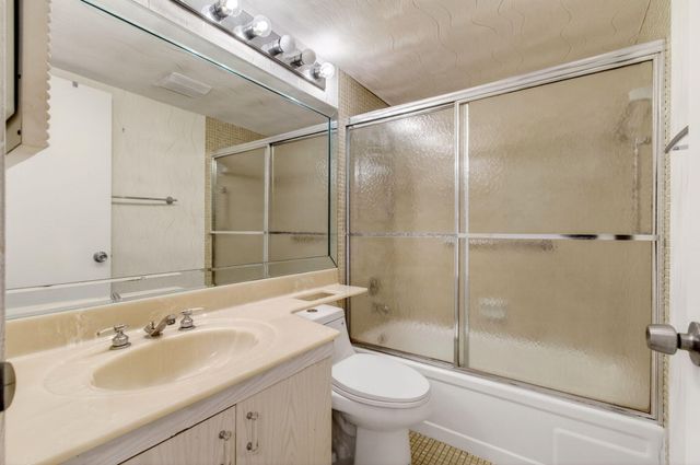 2027 Exeter B, Boca Raton, FL 33434