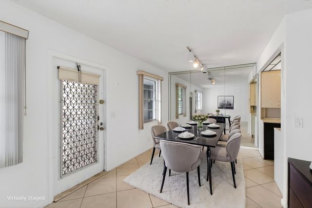 2027 Exeter B, Boca Raton, FL 33434