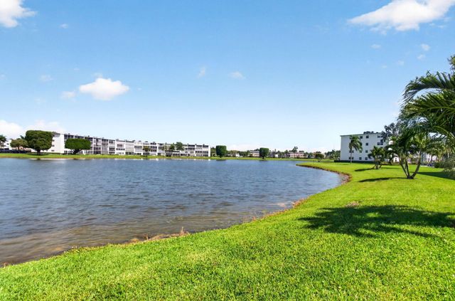 2027 Exeter B, Boca Raton, FL 33434