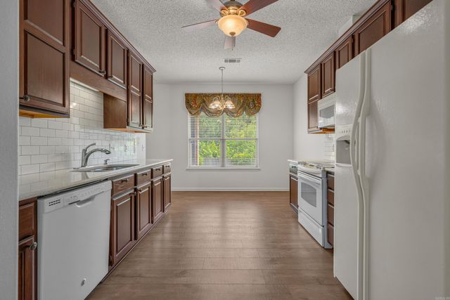 600 Pakis St Apt 21, Hot Springs, AR 71913