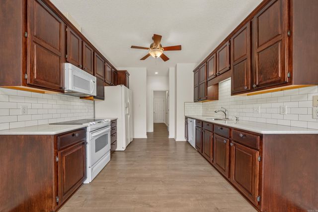 600 Pakis St Apt 21, Hot Springs, AR 71913
