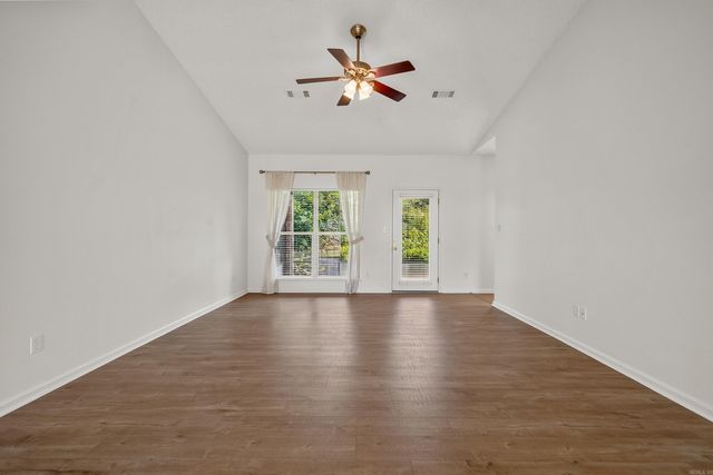 600 Pakis St Apt 21, Hot Springs, AR 71913