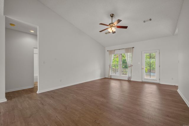 600 Pakis St Apt 21, Hot Springs, AR 71913