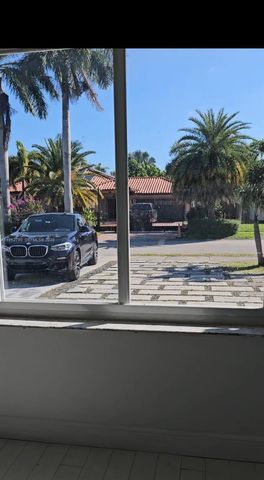 17230 SW 93rd Ave ., Palmetto Bay, FL 33157