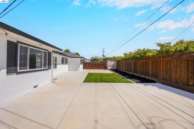 5230 Sabin Ave, Fremont, CA 94536