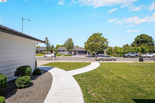 5230 Sabin Ave, Fremont, CA 94536